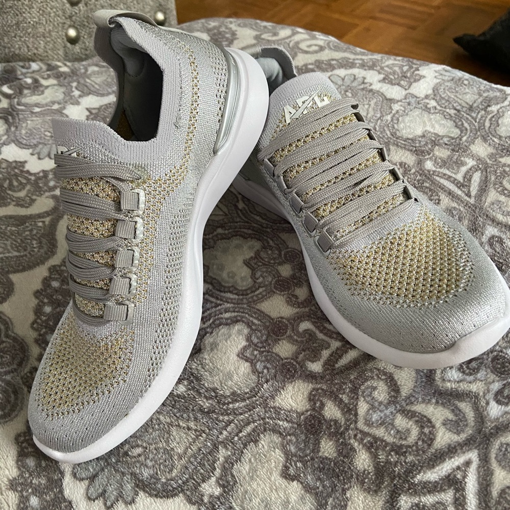 New APL Woman’s Sneaker